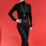 Courteney Cox Instagram - You’re going to see me in these pants a lot. They’re my favorite @nililotan. @screammovies @maryammalakpour
