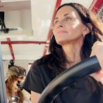 Courteney Cox Instagram - Work Work Work Work #inbetweenthescenes #IBTS @shiningvalestarz @starz @wbtourhollywood