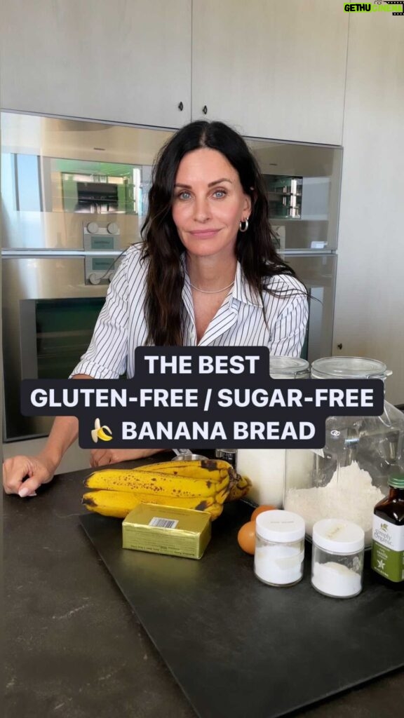 Courteney Cox Instagram - The BEST gluten-free/ sugar free (monk fruit) banana bread - 3-4 very ripe bananas - 1 stick of melted salted butter - 1 cup of 1 to 1 gluten free flour - 1 teaspoon baking soda - 1.5 teaspoons baking powder - 1 teaspoon vanilla - 2 eggs - 1/3 cup monk fruit - 1/2 teaspoon of salt - 1 teaspoon cinnamon Bake at 350 for 40 to 45 minutes. Could even be a little longer. Check the center with a toothpick or knife. Should come out clean. #courteneycoox
