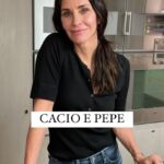 Courteney Cox Instagram - Cacio e Pepe •Spaghetti •Whole peppercorns •Pecorino cheese •Kosher Salt 1. Salt the pasta water 2. FINELY grate a bunch of Pecorino cheese 3. Heat skillet and roast peppercorns until popping 4. While pasta is boiling, put aside 2 cups of the boiling pasta water 5. Finely grind pepper in a mortar and pestle 6. When pasta is al dente, don’t drain but use tongs to transfer spaghetti to another warmed pot. Add cheese while continuously stirring. Add pasta water to get the right consistency. 7. Put on warmed plate and top with a generous amount of pepper. 8. Salt if needed I’m no @frankprisinzano but thanks for this recipe.