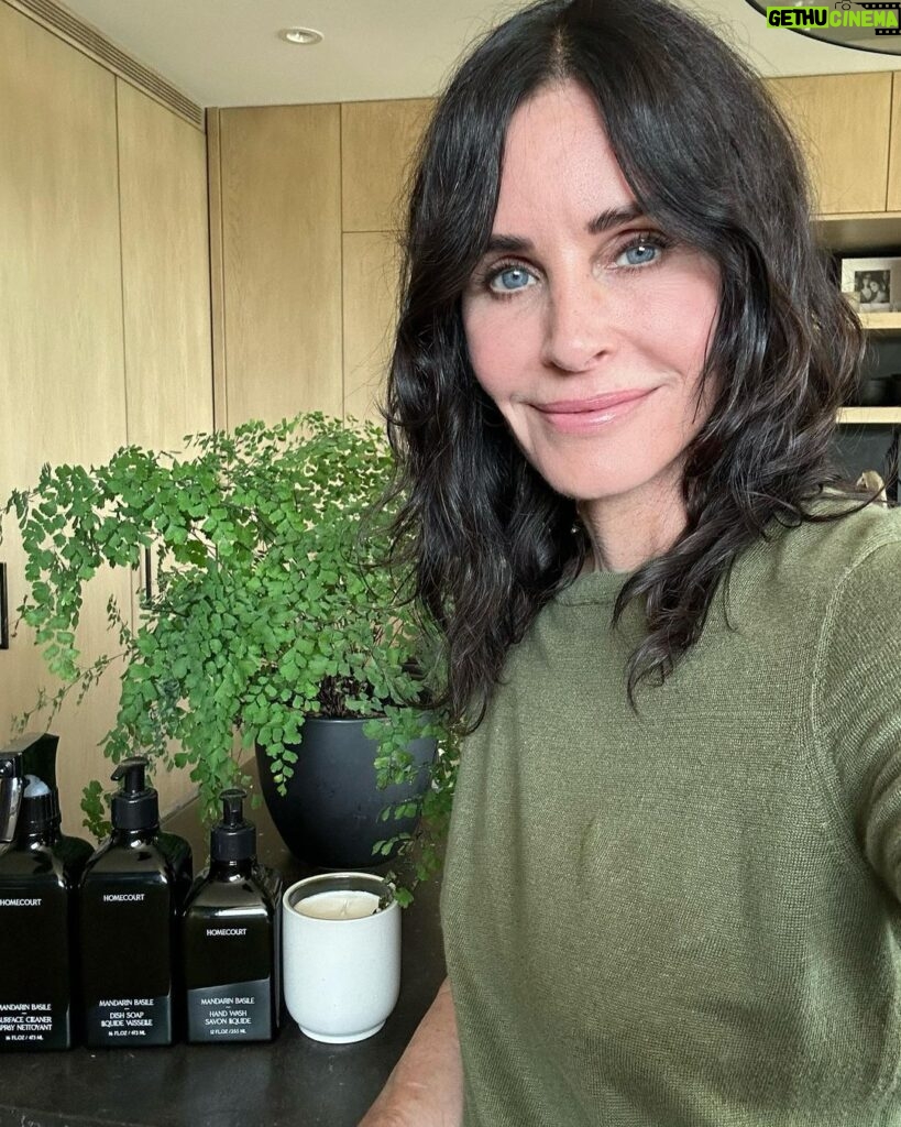 Courteney Cox Instagram - So excited to introduce @homecourt’s new limited-edition Mandarin Basile collection. Its fresh and light with notes of sparkling mandarin, fresh basil leaves, fig and spiced ginger. I hope you love it!