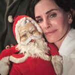 Courteney Cox Instagram – We weren’t talking that year…but we’re on good terms now
Happy holidays everyone!