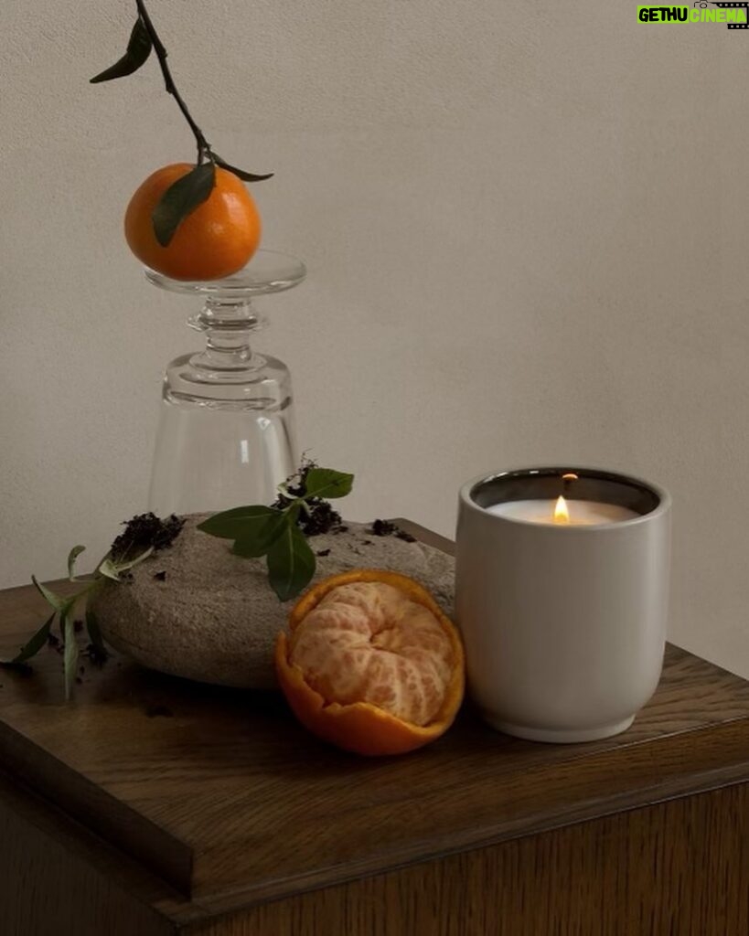 Courteney Cox Instagram - So excited to introduce @homecourt’s new limited-edition Mandarin Basile collection. Its fresh and light with notes of sparkling mandarin, fresh basil leaves, fig and spiced ginger. I hope you love it!
