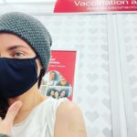 Courtney Ford Instagram - Two days post 2nd #moderna 💉 Yesterday: muscle aches/ joint pain (@brandonjrouth had same + chills). But! Had some soup, took some Tylenol, watched the Great British Baking Show, and went to bed early. Woke up feeling just fine. So grateful. Don’t be afraid of that 2nd 💉 #ItsaNewDay! ☀️