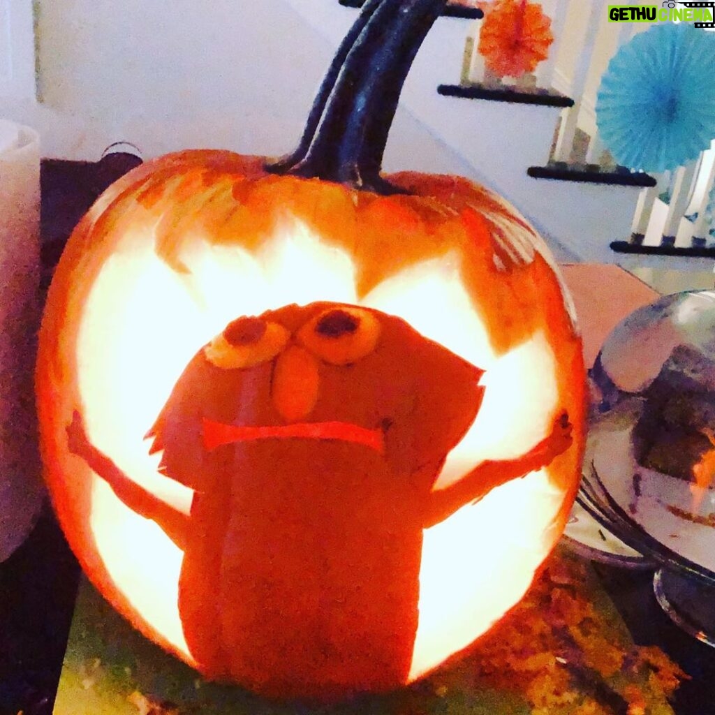 Courtney Ford Instagram - Hello. This is my 2020 pumpkin. 🎃 inspired by the original #ElmoFire pumpkin by artist @megillakitty