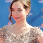 Courtney Ford Instagram - #tbt allll the way back to the Emmys with my Dexter crew. Back when I actually got dressed, went outside, and didn’t wear a snuggy all day💁🏻‍♀️