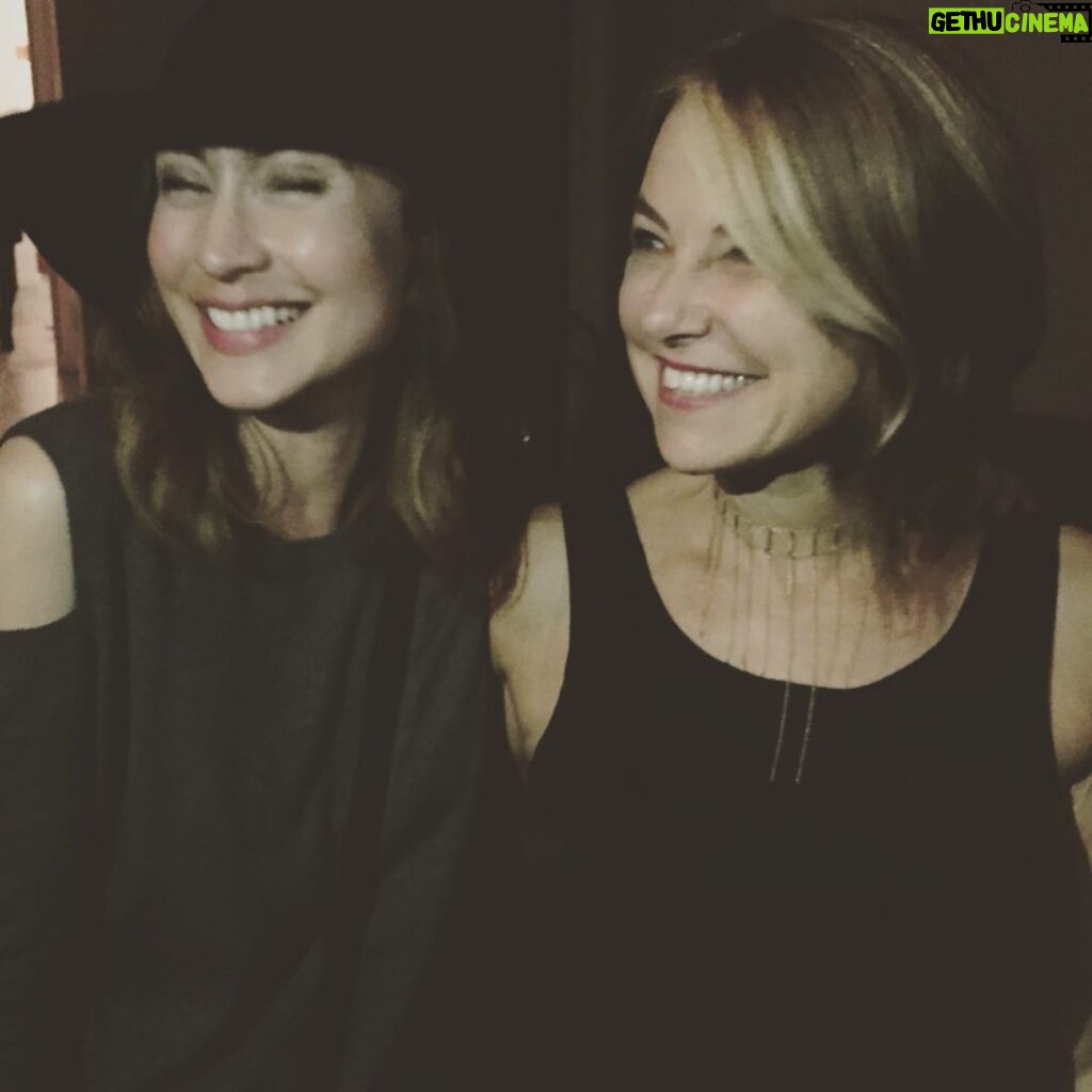 Courtney Ford Instagram - Is it Friday? What is time? Remember what it was like when we could talk to another person face-to-face? I miss real-life face-talking. #fbf to a dinner with the brilliant @estherperelofficial where she previewed #WhereShouldWeBeginPodcast and discussed the messiness of being human. To wrap up the evening, I blinked in this picture then babbled incoherently into her lovely, patient face.