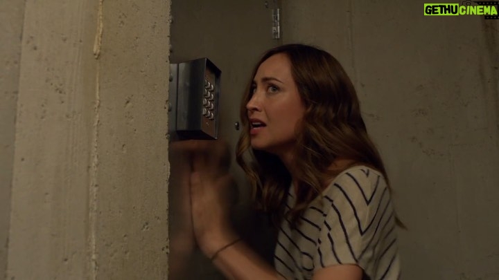 Courtney Ford - 24.1K Likes - Quarantine: Day 36
Wi-Fi went down for 5 minutes.
_
🎥: Kept Woman #fbf
@shaunmbenson