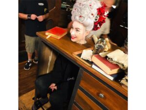 Courtney Ford Instagram - Tfw you need to carve out a little space for yourself during quarantine 👀
#tbt