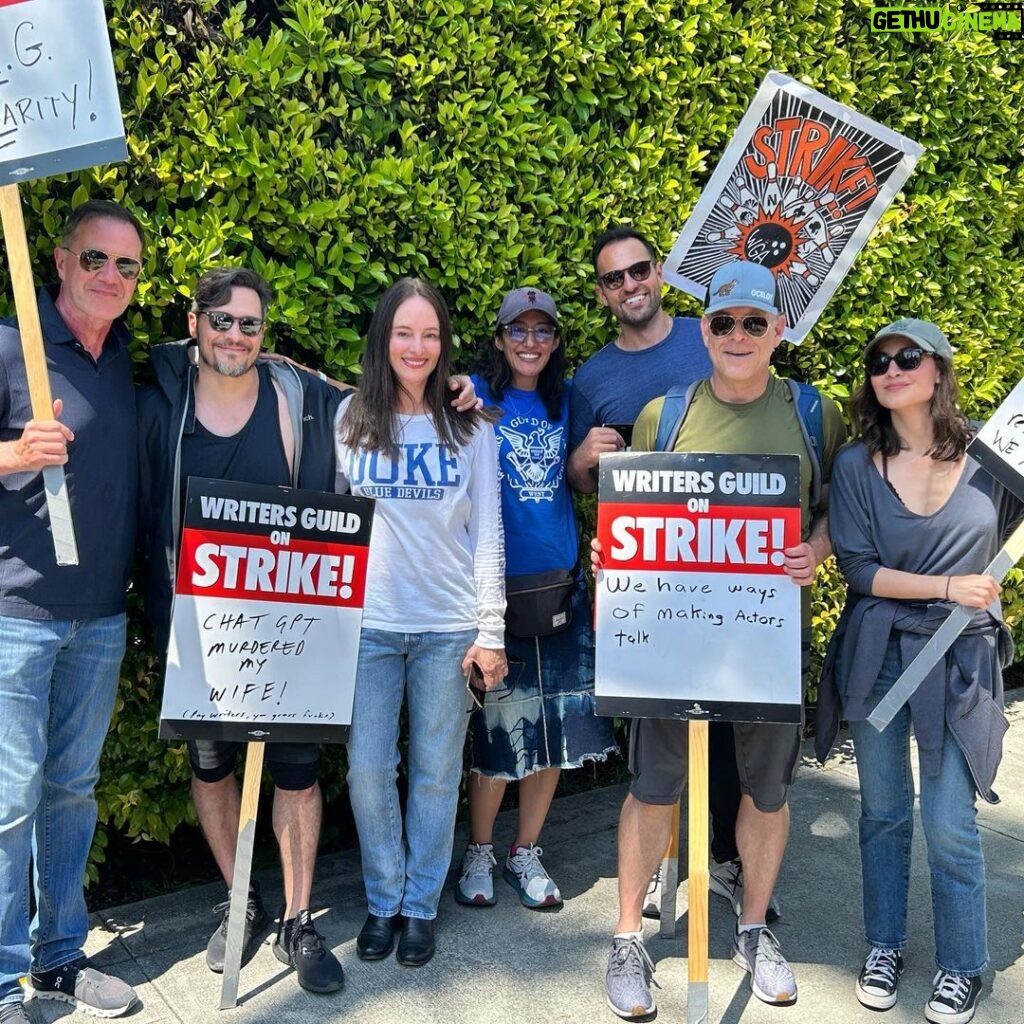 Courtney Ford Instagram - #Revengers assemble! Thank you @karterhol for organizing a mini reunion yesterday, and for being an awesome strike captain. PEOPLE! 🗣Writers create the stories that you love to binge. Corporations are making billions off the backs of creatives while paying them less and less. WGA deserves a fair contract. Repost via @karterhol Actors and writers coming together to demand a fair contract - while also having a mini #revenge reunion on the picket line. @tim_dekay @i_am_officially_nick_wechsler #madeleinestowe @gossgirl @foejazzio @karterhol @courtneyfordhere #wgastrong #wgastrike #sagaftra Paramount Pictures Studios, Hollywood