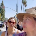 Courtney Ford Instagram - Union Strong 💪🏼* #SAGAFTRA #strike *mist sprayer was not strong it broke in the first 6 minutes🤦🏻‍♀️ Warner Bros Studios