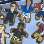 Courtney Ford Instagram - Just a little bts w/ @tseky and cookie @mattryanreal 👀 #Legends100 #LegendsAsCookies Edit: I did not make the cookies! They were made by @tawnyblytheprops! 👏🏼👏🏼👏🏼👏🏼👏🏼