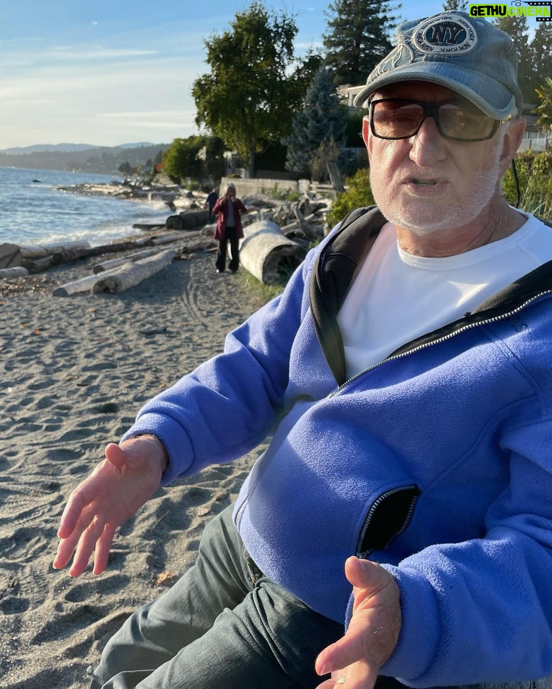 Courtney Ford Instagram - Best day ever w/ @jeannieadlergalleries and Gil❤️ •we found treasure •we made an art installation on the beach with “dragon fossils” •we learned from Gil that prune danishes are under appreciated, and the best one is at Zaro’s bakery in NYC ✨ West Vancouver, British Columbia