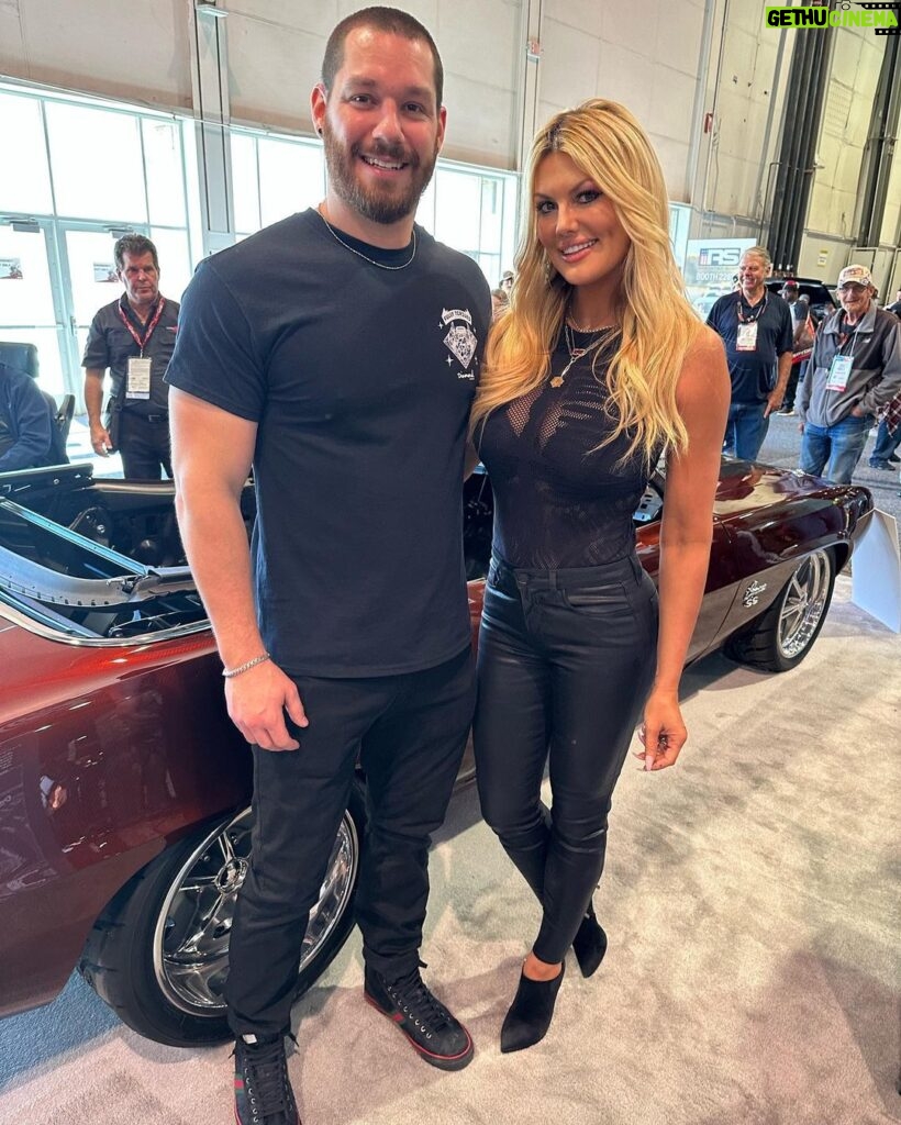 Courtney Hansen Instagram - Day 1 of @semashow… Kicked off the week with killer cars, brands I love & industry friends💥💥