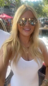 Courtney Hansen Instagram - Record breaking year! 10,000 registered classic cars!!! Many thousands unregistered... See you next year at Cruisin’ The Coast!!! 💙💥