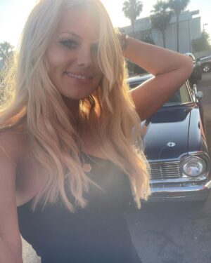 Courtney Hansen Instagram - Magic hour cruise…✨