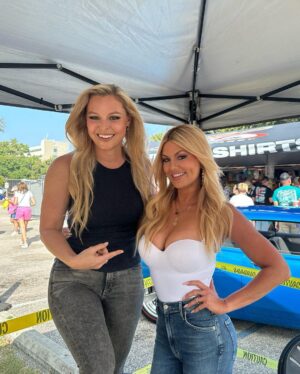 Courtney Hansen Instagram - Curves On The Coast….💙