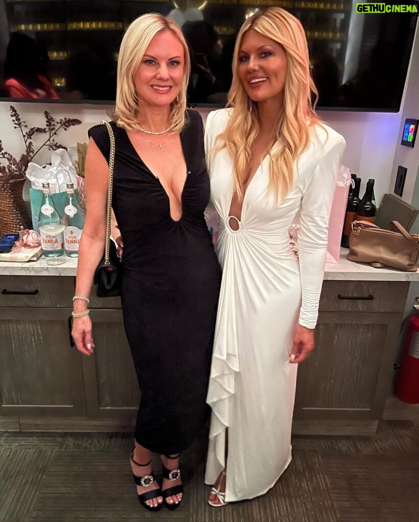 Courtney Hansen Instagram - Intimate birthday dinner Monday. Thank you dear friends for coming out on a school night. @melzogulati, your decorations were beautiful, creative & so thoughtful. Thank you for orchestrating everything with @jayhartington. @jquinn1998 & @ninavana, thank you for your sweet words. They meant so much. The night was perfect. I feel lucky & blessed to have you all in my life. ❤