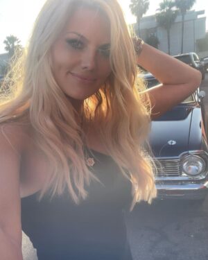 Courtney Hansen Instagram - Magic hour cruise…✨