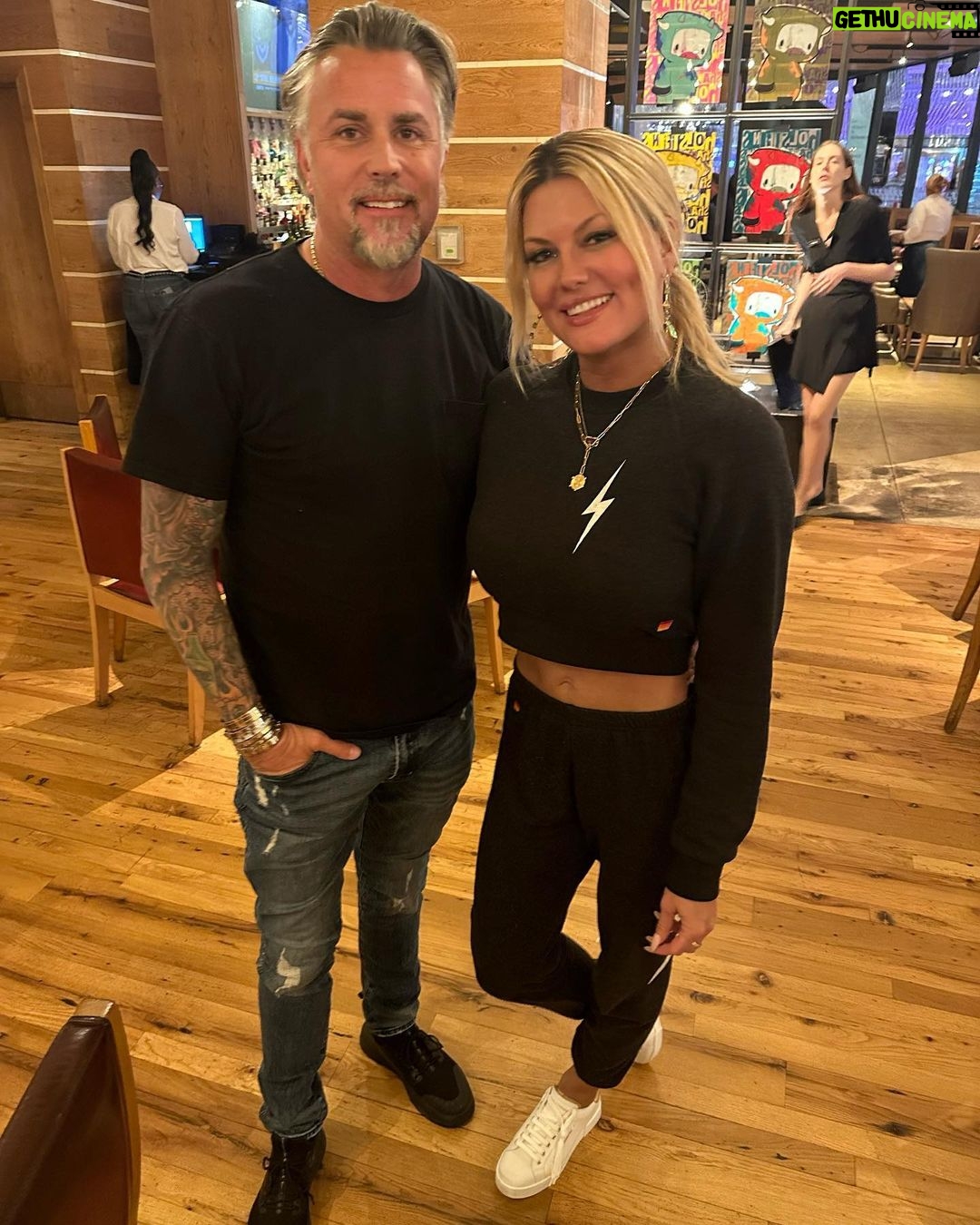 Courtney Hansen Instagram - Calm before the storm 🐒 @rrrawlings @semashow
