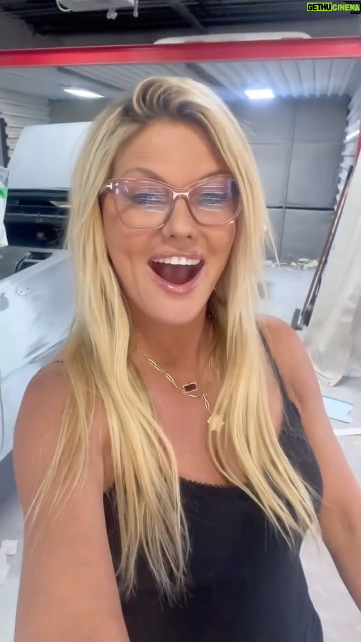 Courtney Hansen Instagram - Submit your loved one’s car stories for season 2 of Ride Of Your Life!!! We need more female stories!!! ROYLGarage.com 💥💥