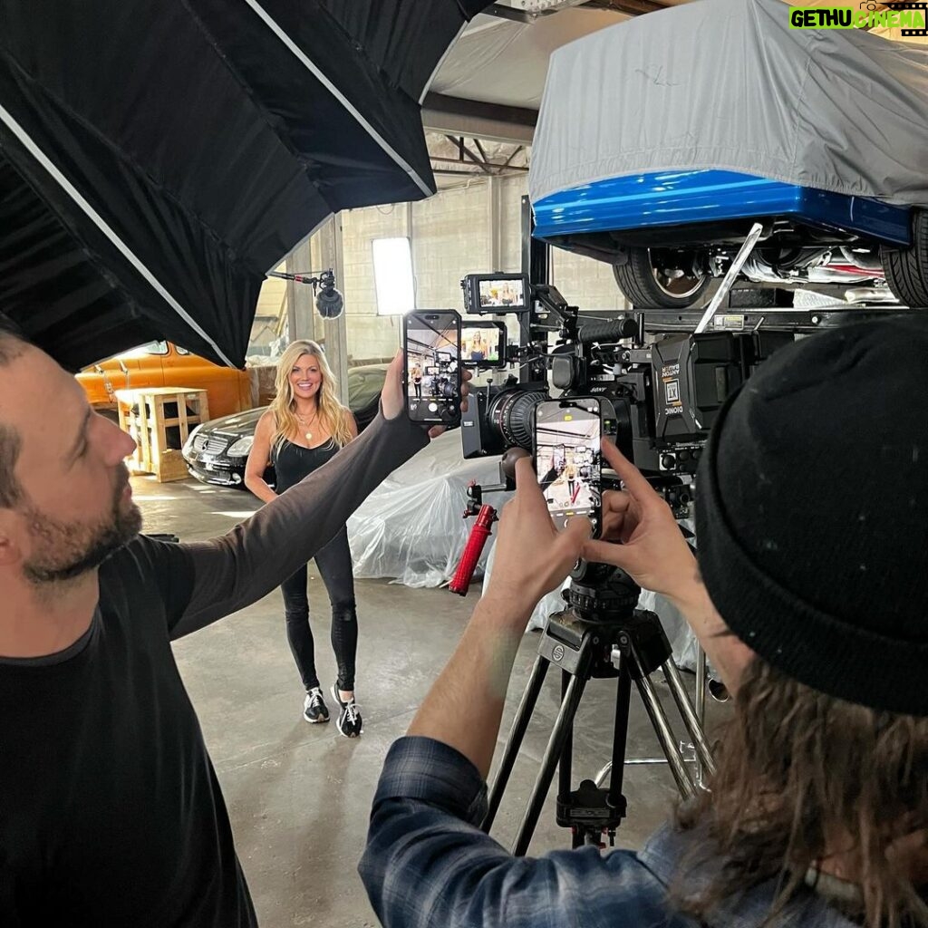 Courtney Hansen Instagram - Behind the scenes #ROYLGarage @rideofyourlifetv @motortrendtv 💜🔧