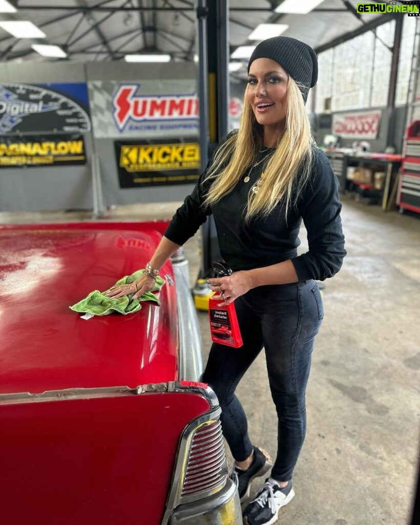 Courtney Hansen Instagram - Today wiping down our latest project car that rolled into #ROYLGarage. @motortrendtv ❤💥