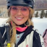Courtney Hansen Instagram - Holland asked me, “what do you like better mom, driving or skiing?” 🤔🤍 #Aspen