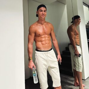 Cristiano Ronaldo Instagram - شاكرا للنعم 🤲🏼🤲🏼🤲🏼