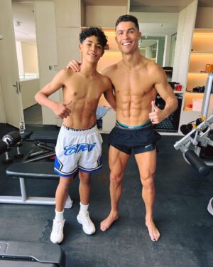 Cristiano Ronaldo Instagram - Hoje com o meu parceiro ❤️