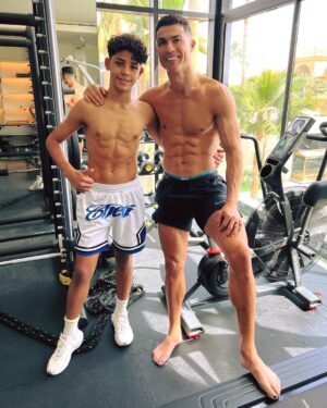 Cristiano Ronaldo Instagram - Hoje com o meu parceiro ❤️