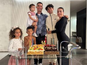 Cristiano Ronaldo Instagram - Grateful to spend my 39th birthday the best way possible: with my family and back on the training pitch. Thank you all for the warm messages! 🎂❤️🙏🏽