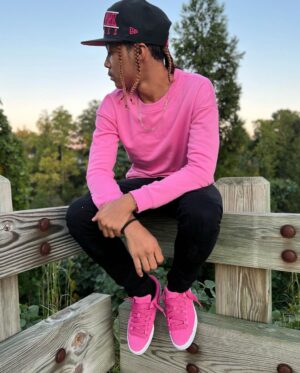 Curlyhead Monty Instagram - I’m A Pisces 😈 You’ll Never Have 1 Up On Me ( Describe My Sign In One Word 😂 SNEAKERS @puma
