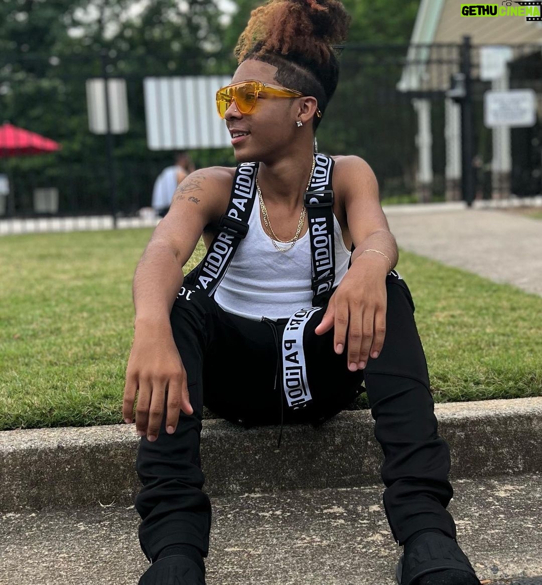 Curlyhead Monty Instagram - It’s Only One Me 💯 I’m Cut Different 🫶🏽 Pants @guapiofficial