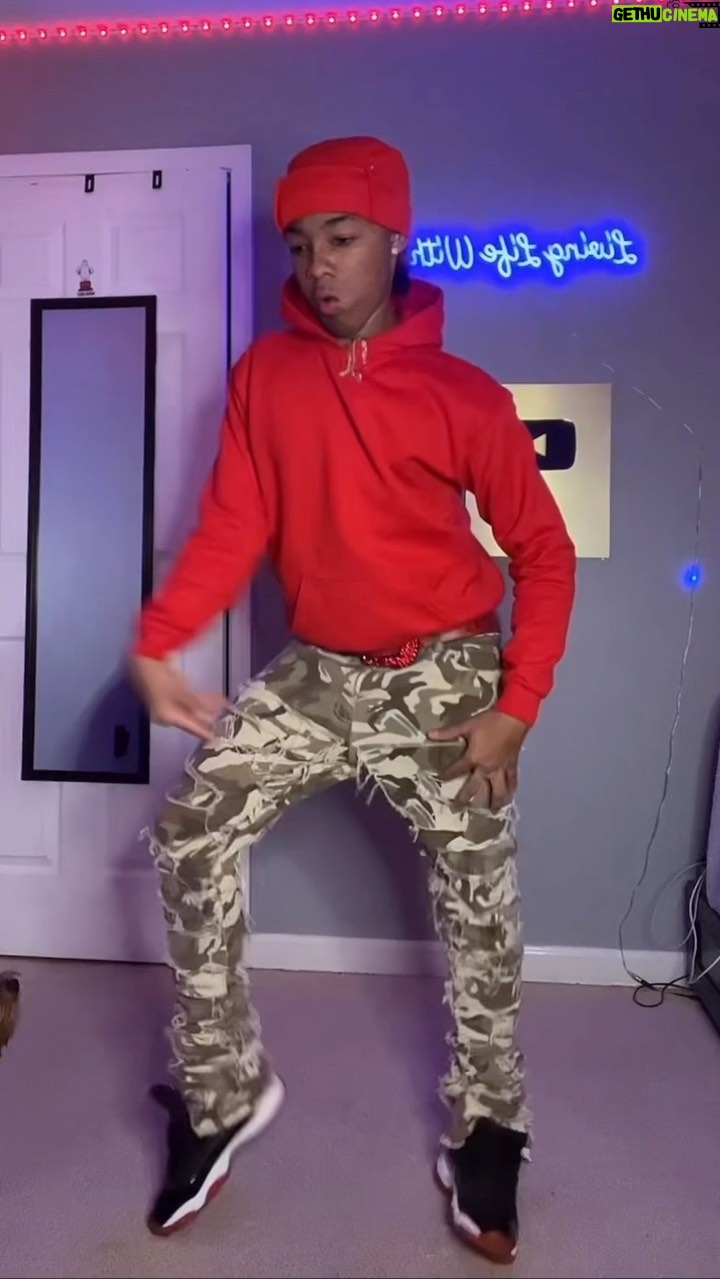 Curlyhead Monty Instagram - How I really be feeling when I dance πΊπ½π