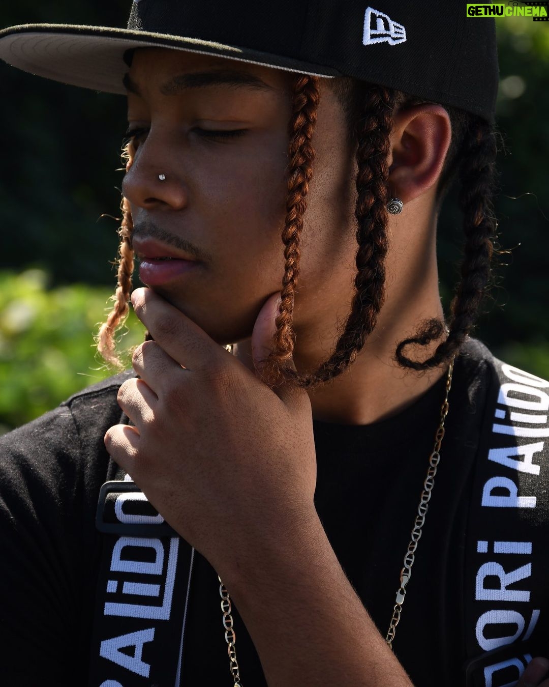 Curlyhead Monty Instagram - LiFe BeEn TeAcHinG mE A lOt LaTelY 💯 ShoOt CreD: @quarbrown Lake Allatoona