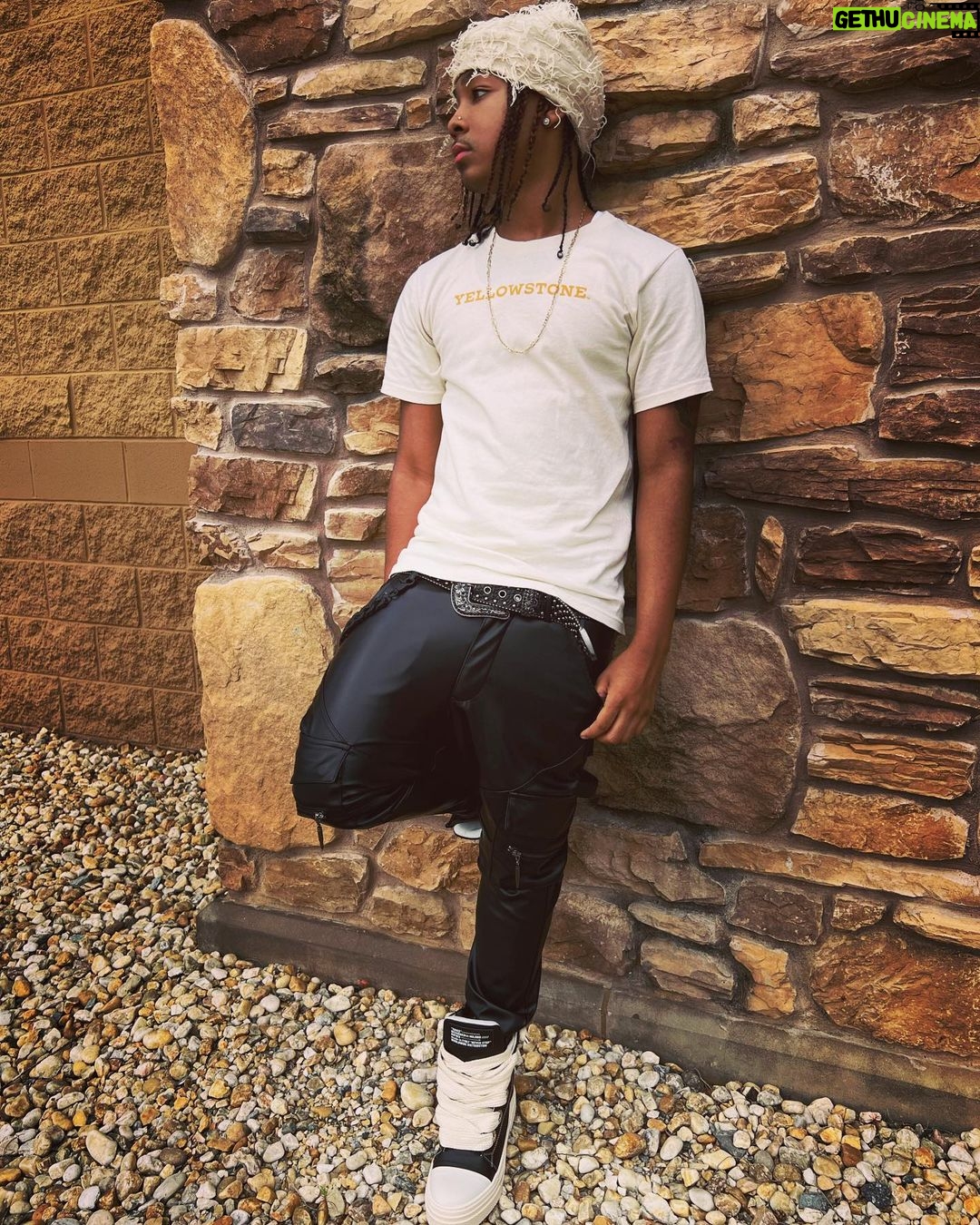 Curlyhead Monty Instagram - I Be In My Own Lane Thou 🤣 Don’t Fuc Wit Nobody Fr 💯 Shoes @cristianzerotre My discount Code BGSTV1 PAnts @guapi