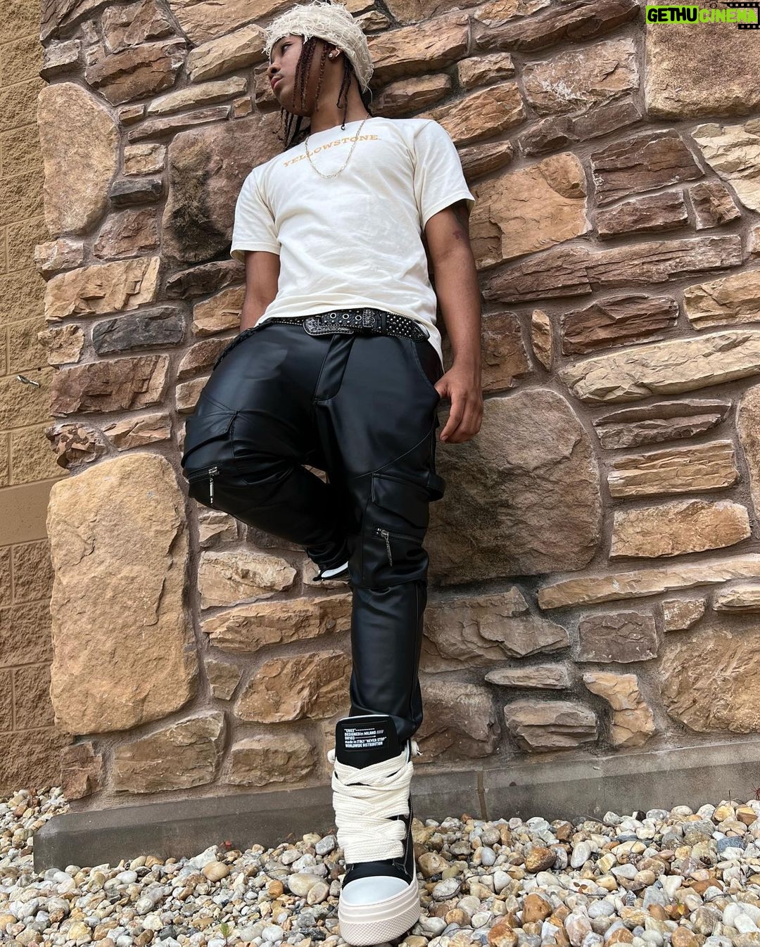 Curlyhead Monty Instagram - I Be In My Own Lane Thou 🤣 Don’t Fuc Wit Nobody Fr 💯 Shoes @cristianzerotre My discount Code BGSTV1 PAnts @guapi