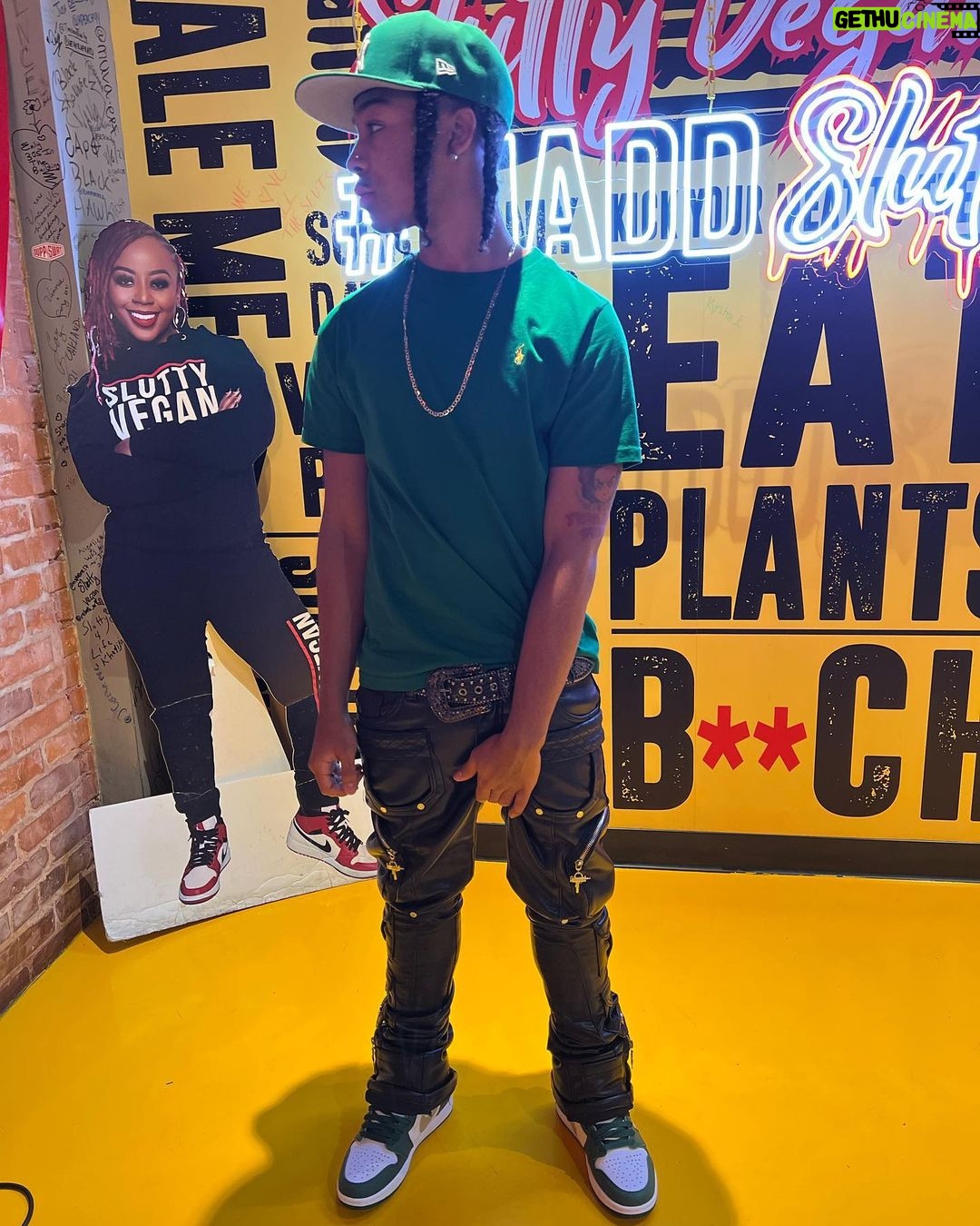 Curlyhead Monty Instagram - Been through so much shii, den suffered through so much pain, but when it comes to loyalty I remain the same 🥀🌥️ !! Pants @guapi