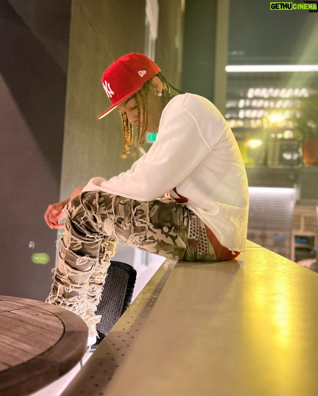 Curlyhead Monty Instagram - 1 Stayed 💯 Couple 🥷 Changed 💀 keepin my circle small is the only way 💯