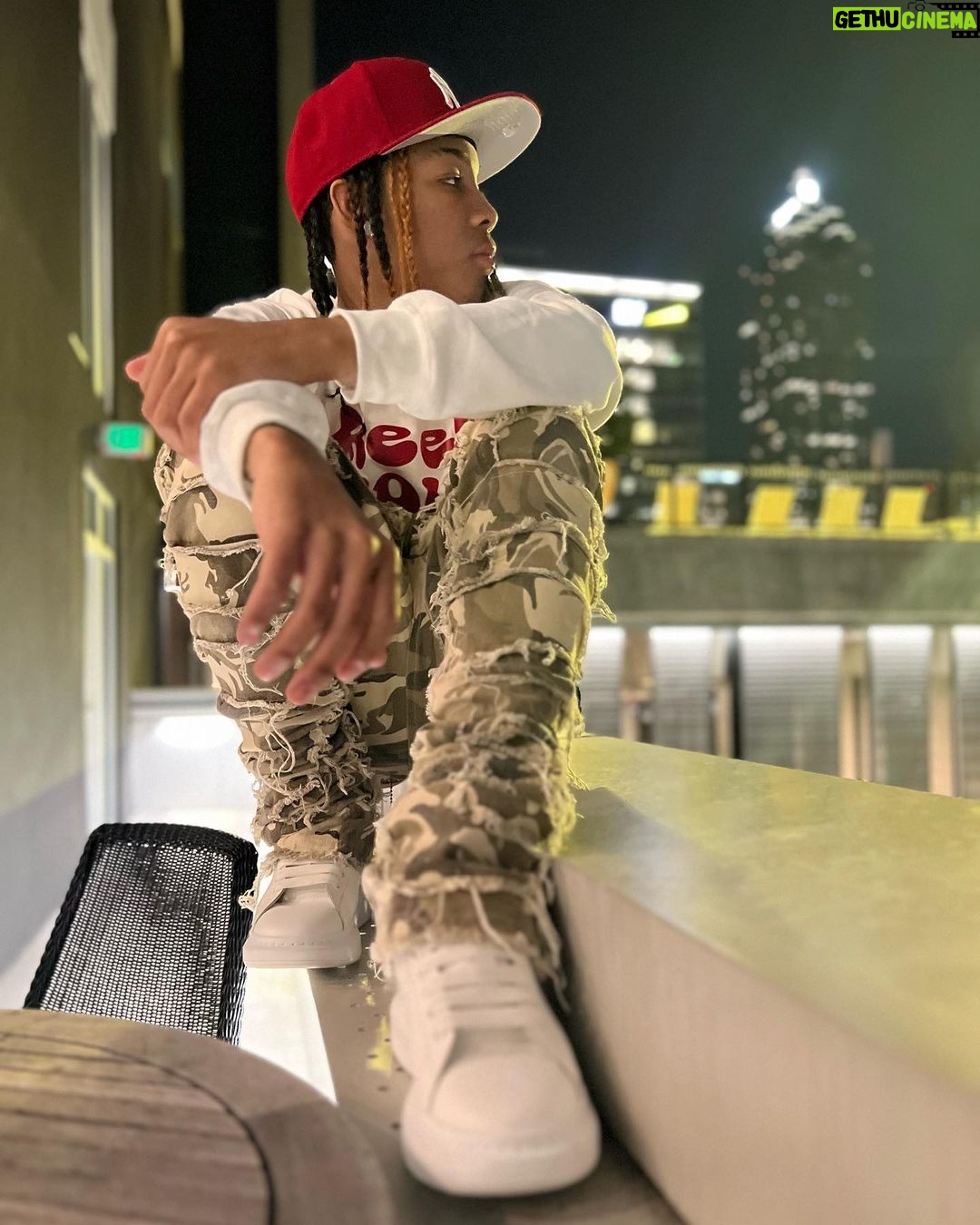 Curlyhead Monty Instagram - 1 Stayed 💯 Couple 🥷 Changed 💀 keepin my circle small is the only way 💯