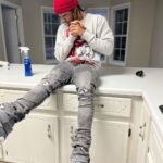 Curlyhead Monty Instagram - BEING 2 NICE I DONE 4GOT WHO I WAS 💯 SAFE TO SAY I THINK IM OVA THAT NICE GUY ISHH 😂 Sweater @ballerbellys_