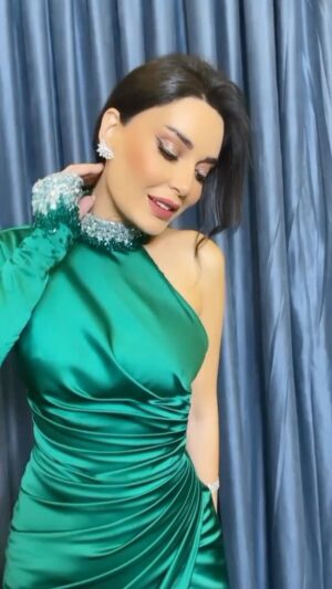 Cyrine Abdel Nour Instagram - Merry Christmas 💚  #cyrineabdelnour @tonywardcouture #christmas 
#سيرين_عبد_النور 
#سيرين_عبدالنور