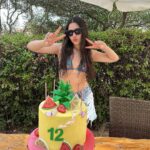Cyrine Abdel Nour Instagram - العمر كله اميرتي الصغيرة 🩷 #سيرين_عبدالنور #cyrineabdelnour #taliyarahme Edde Sands