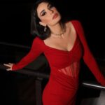 Cyrine Abdel Nour Instagram - Have the courage to dare ! #donatellaversace @versace @donatella_versace @tiffanyandco #cyrineabdelnour ❤️ Palazzo Versace Hotel