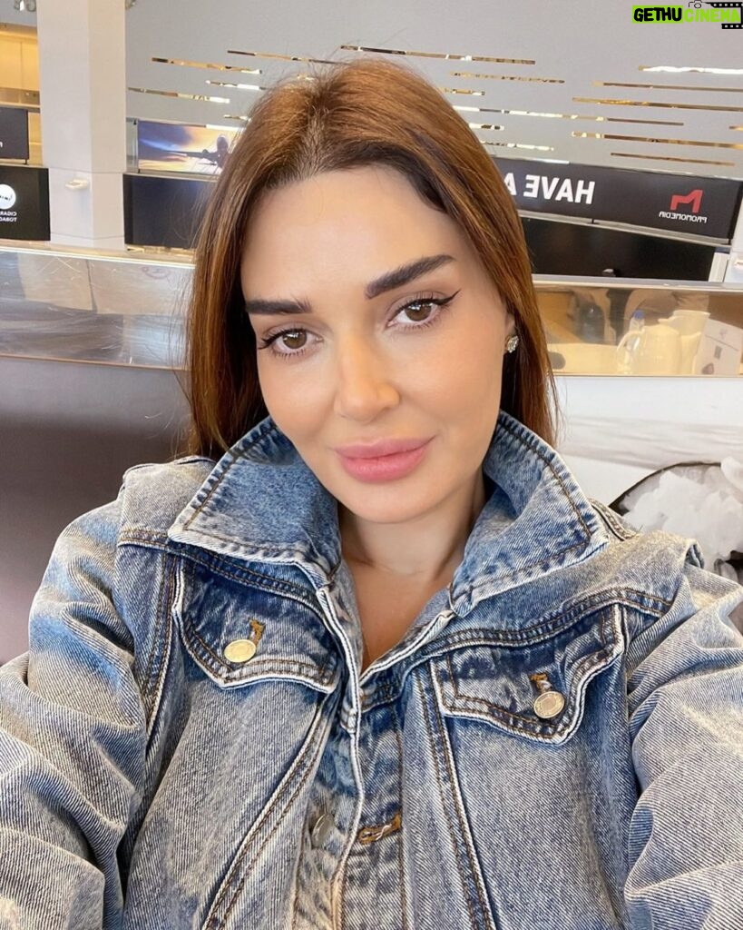 Cyrine Abdel Nour Instagram - Miss u all 🤍 #cyrineabdelnour #سيرين_عبدالنور Lebanon