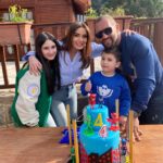Cyrine Abdel Nour Instagram - وصارو ٤ سنين ما عم صدق كيف قطعوا الله يحميلي ياكن ويحمي ولاد الناس كلها 💙 #كريستيانو_رحمة #سيرين_عبدالنور #cyrineabdelnour #love #family Tanit Venue
