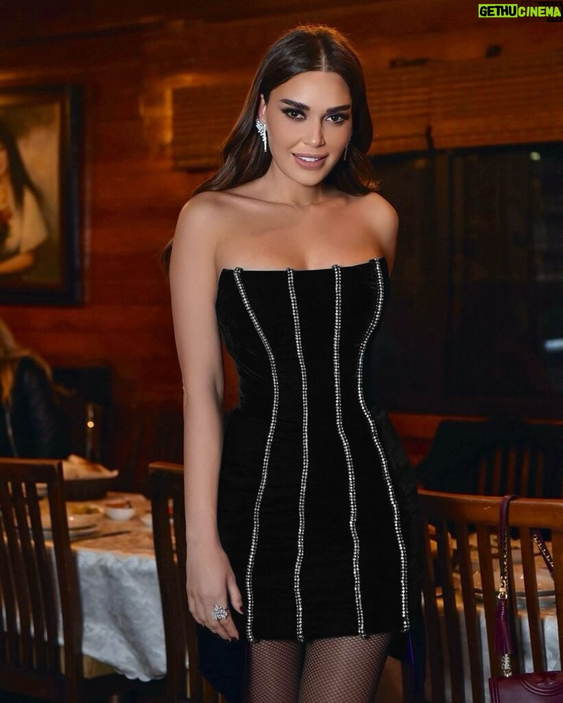 Cyrine Abdel Nour Instagram - From my birthday 🎂 party tonight! Love you all🖤 #cyrineabdelnour Beirut, Lebanon
