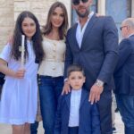 Cyrine Abdel Nour Instagram - من اصعب التصويرات تصوير العائلة يوم الشعنينة يعني الحمد الله طلعلنا صورة للذكرة بعد جهد جهيد مع الاولاد وخاصةً كريستيانو فقعلي قلبي 😤 شوفو الصور بتعرفو شو قصدي !!! المهم #شعنينة_مباركة لكل يللي شعننو اليوم 🕊 Lebanon
