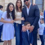 Cyrine Abdel Nour Instagram - من اصعب التصويرات تصوير العائلة يوم الشعنينة يعني الحمد الله طلعلنا صورة للذكرة بعد جهد جهيد مع الاولاد وخاصةً كريستيانو فقعلي قلبي 😤 شوفو الصور بتعرفو شو قصدي !!! المهم #شعنينة_مباركة لكل يللي شعننو اليوم 🕊 Lebanon